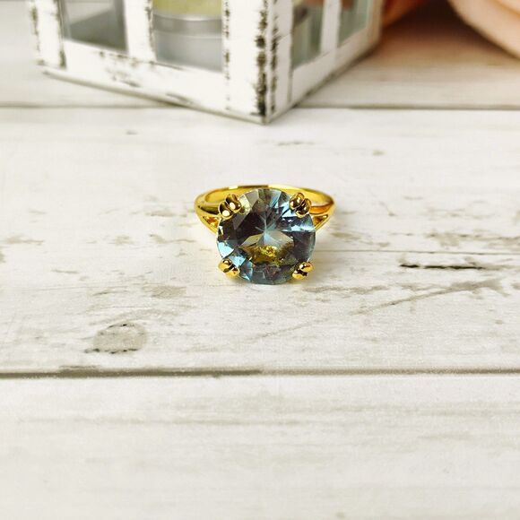 Large Light Blue Stone Gold Tone Ring Size 8.5 Cocktail, Elegant, Chic NEW - Picture 2 of 6